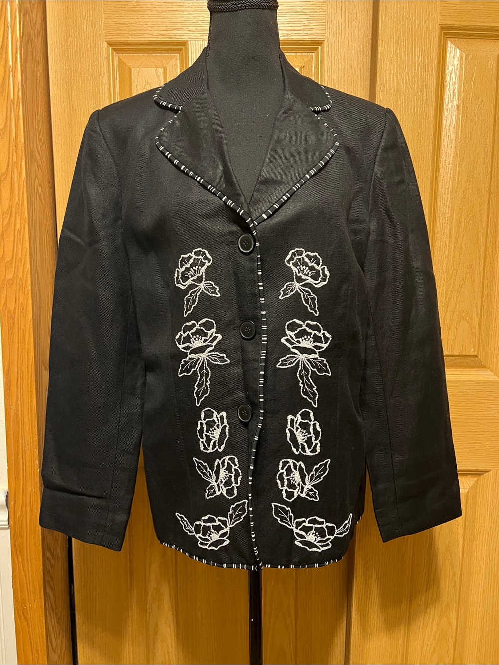 MARY MCFADDEN Embroidered Blazer